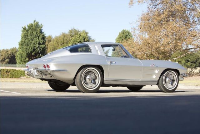 1963 Chevrolet Corvette stingray - photo 2