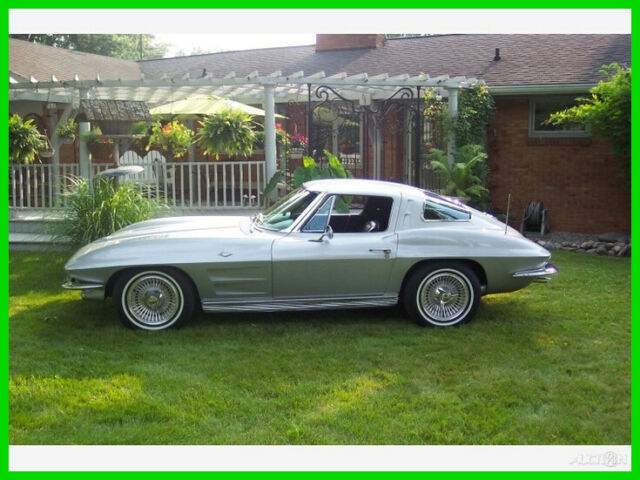 1963 Chevrolet Corvette Stingray Automatic RWD Coupe "Split Window" 327 400hp V8 1963 Chevrolet Corvette