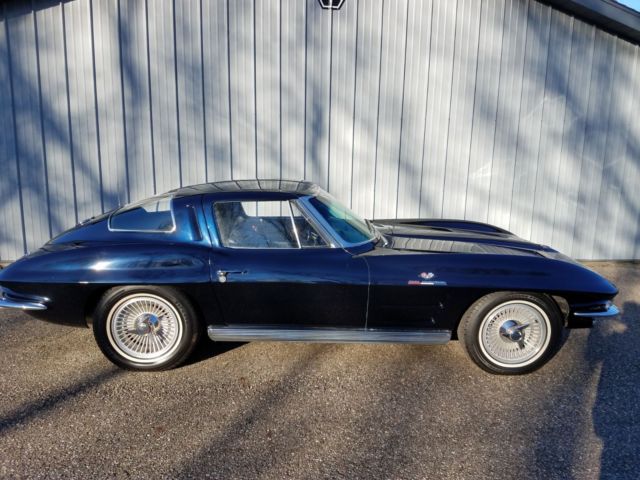 1963 Chevrolet split window Corvette Fuelie 1963 Chevrolet Corvette coupe