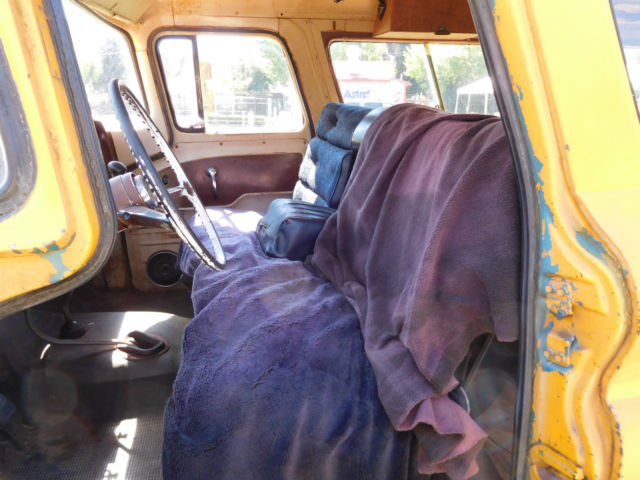1963 Chevrolet Suburban - photo 10