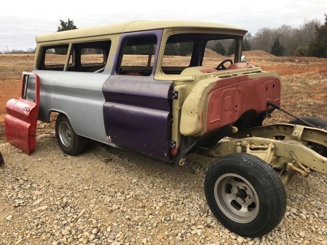 1963 Chevrolet Suburban - photo 2