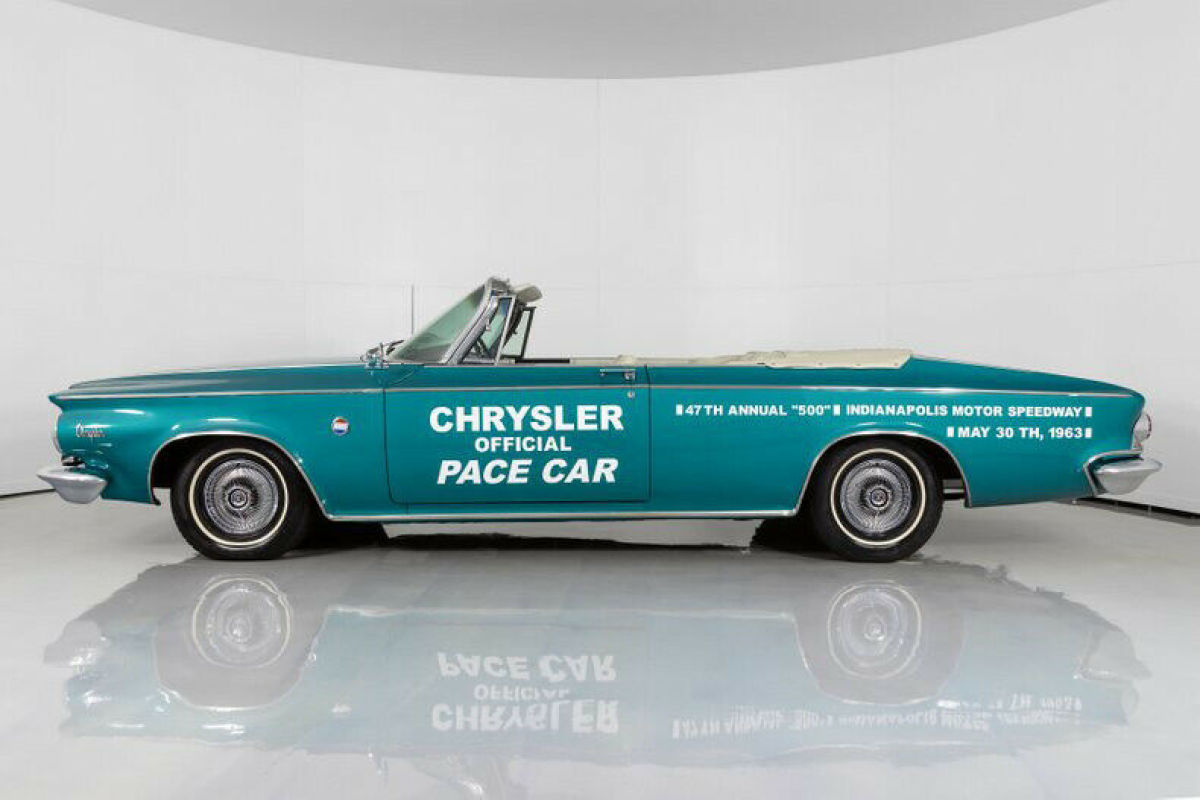 1963 Chrysler 300 Series Pace Car 9,969 Original Miles - photo 7