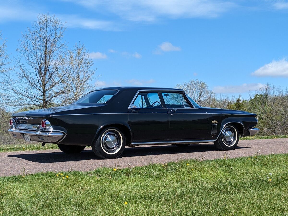 1963 Chrysler New Yorker Deluxe Sedan Formal Black-Madison Grey 413ci V8 Auto - photo 11