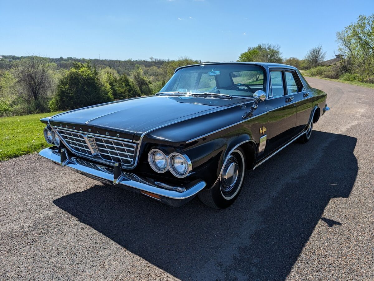 1963 Chrysler New Yorker Deluxe Sedan Formal Black-Madison Grey 413ci V8 Auto - photo 3
