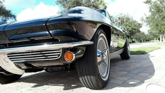 1963 Chevrolet Corvette - photo 2