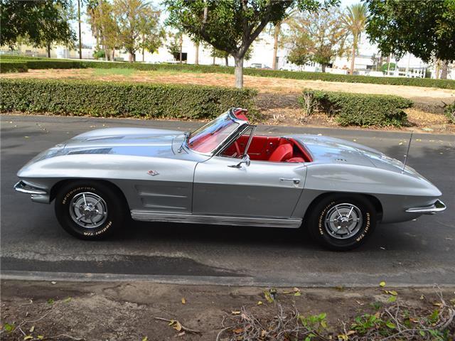 1963 Chevrolet Corvette Convertible - photo 9