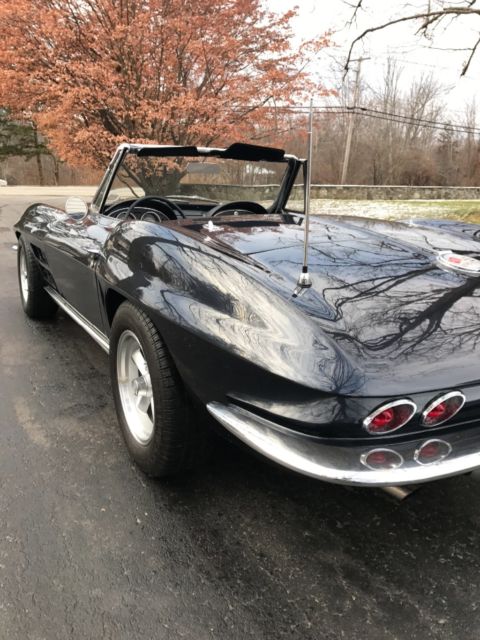 1963 Chevrolet Corvette Convertible - photo 3