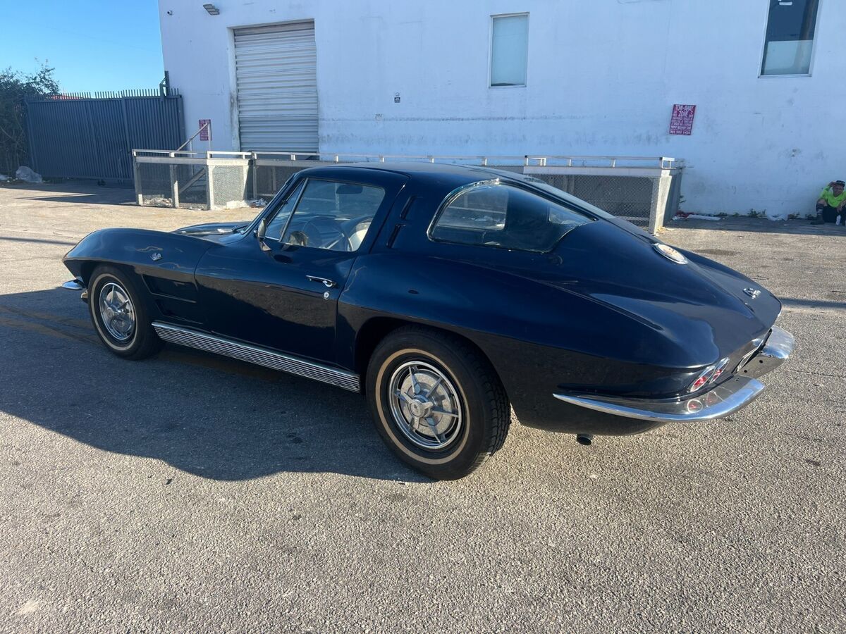 1963 Chevrolet Corvette - photo 10