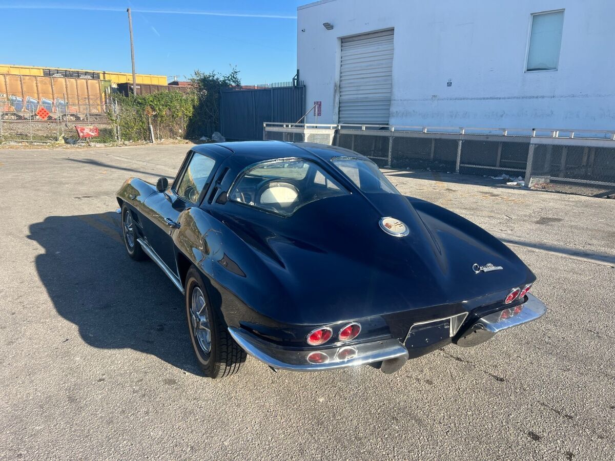 1963 Chevrolet Corvette - photo 11
