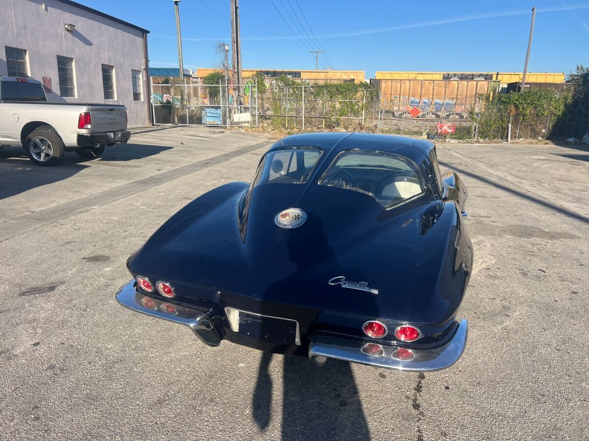1963 Chevrolet Corvette - photo 12