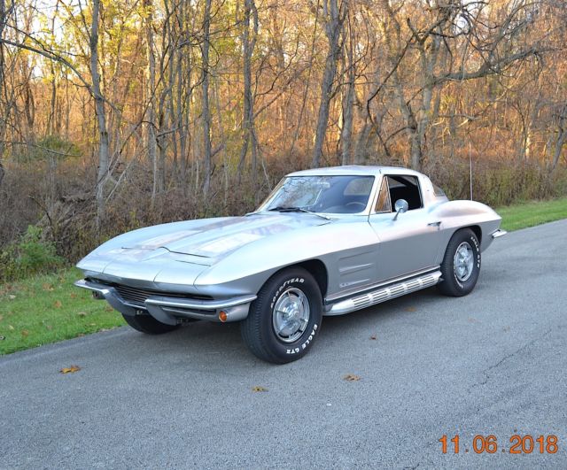 1963 CORVETTE SPLIT WINDOW COUPE 327 4SPD FACTORY SEBRING SILVER AND BLACK 1963 Chevrolet Corvette SPLIT WINDOW 327 4SPD