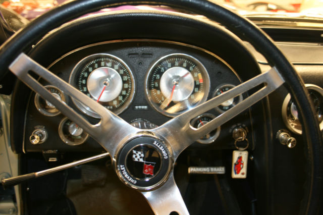 1963 Chevrolet Corvette - photo 11
