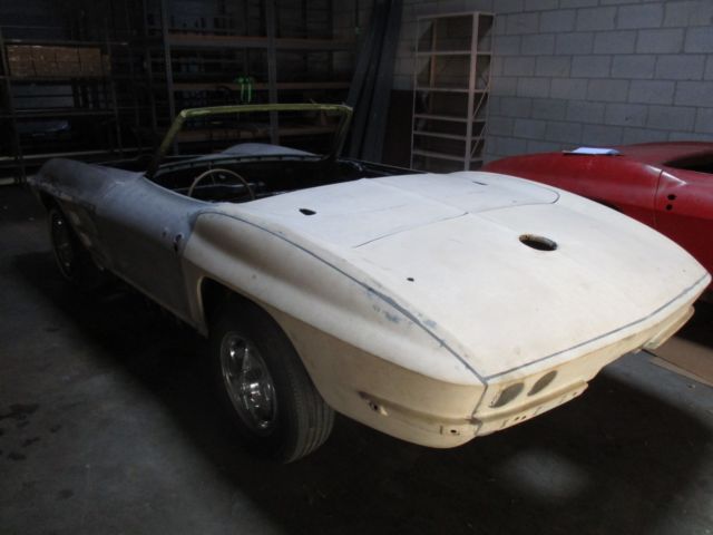 1963 CORVETTE STING RAY CONVERTIBLE PROJECT CAR MATCHING NUMBER 327/340 4 SPEED 1963 Chevrolet Corvette STING RAY