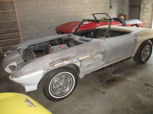 1963 Chevrolet Corvette STING RAY - photo 2