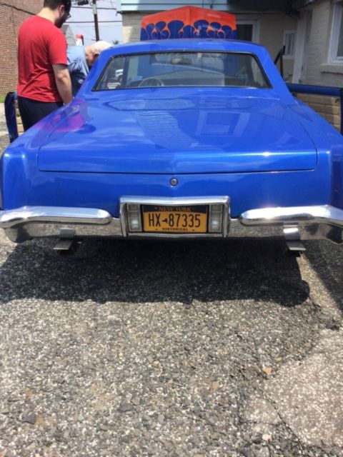 1963-Custom— Buick Riviera—WOW—Must see this bad boy.. 1963 Buick Riviera