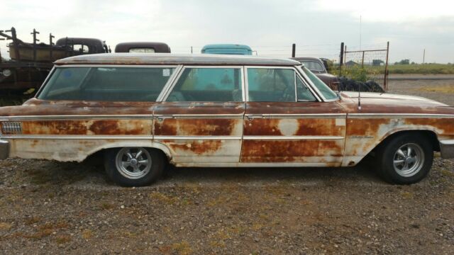 1963 Ford Country Sedan - photo 2