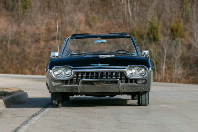1963 Ford Thunderbird - photo 2