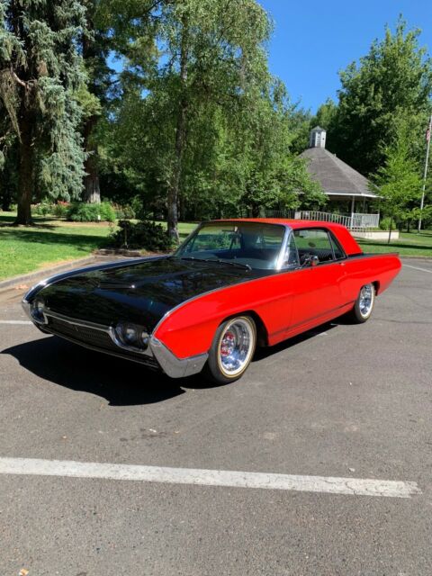 1963 Ford Thunderbird, no rust, beautiful paint, new interior, reliable driver 1963 Ford Thunderbird