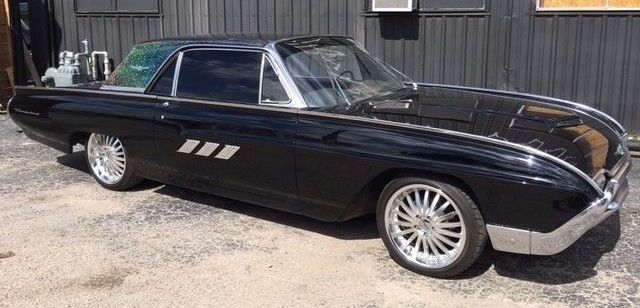1963 Ford Thunderbird - photo 2