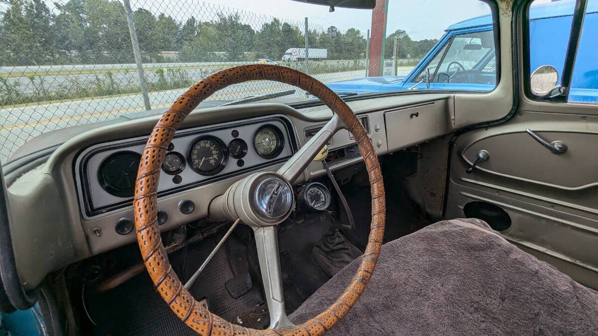 1963 GMC Panel Wagon - photo 13
