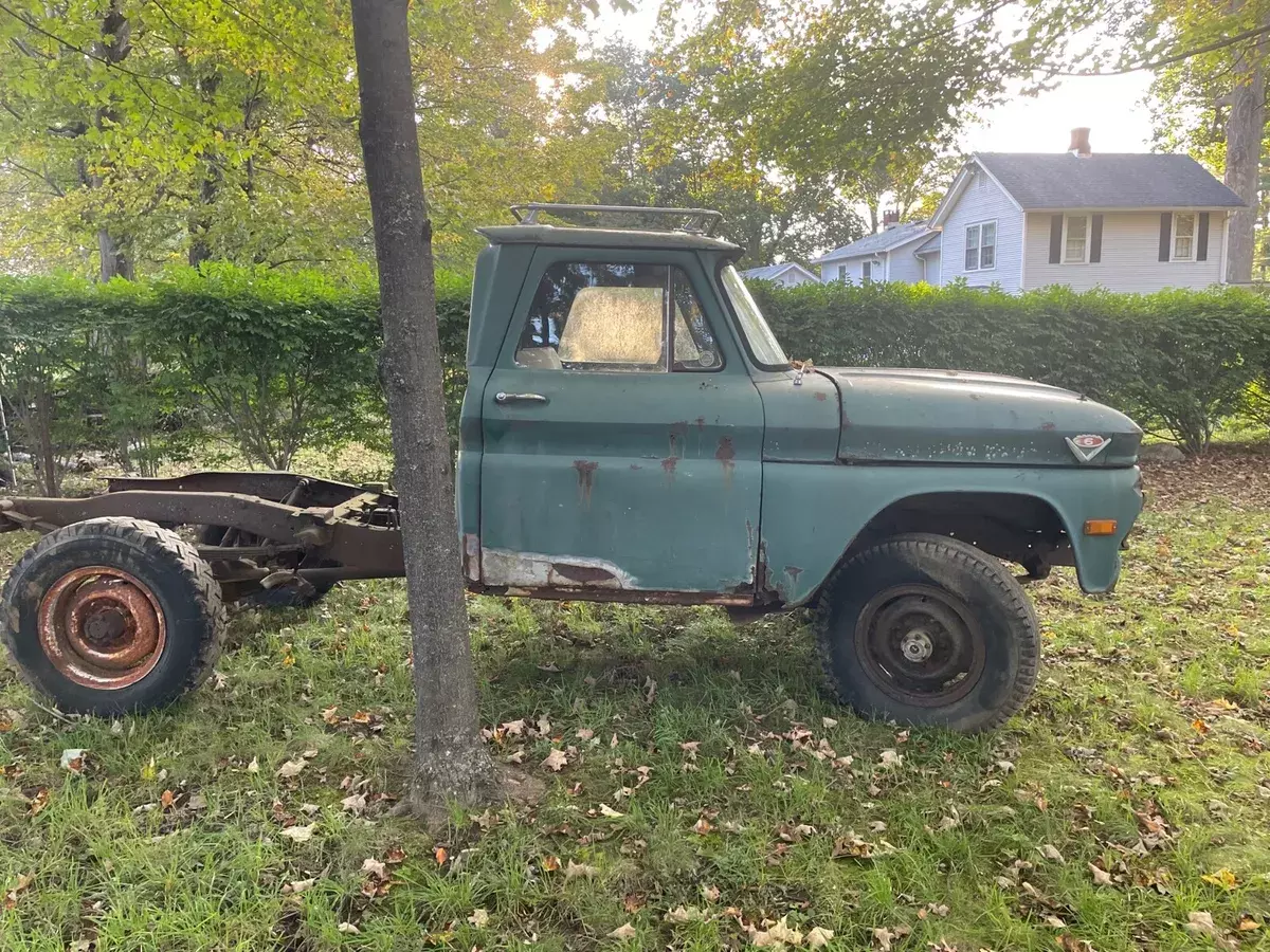 1963 GMC Pickup Green 4WD Manual white 1963 GMC Pickup white