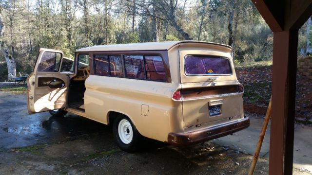1963 GMC Suburban - photo 2
