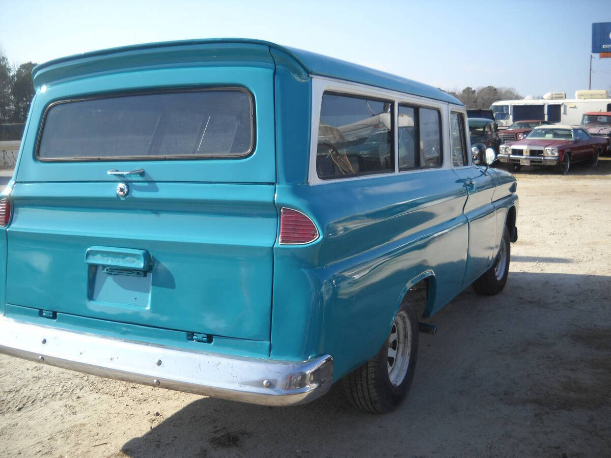 1963 GMC Suburban - photo 4
