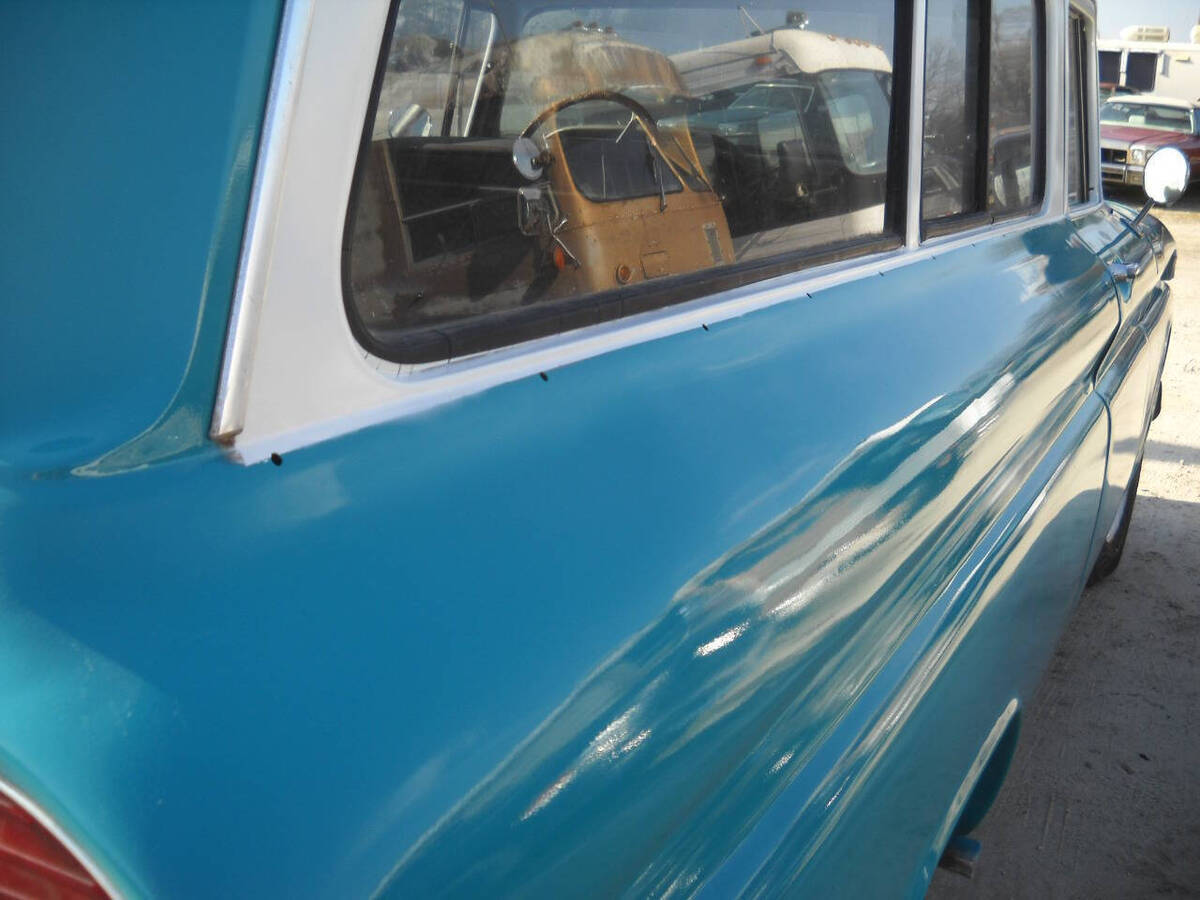 1963 GMC Suburban - photo 7