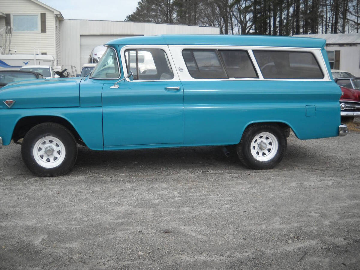 1963 GMC Suburban - photo 8