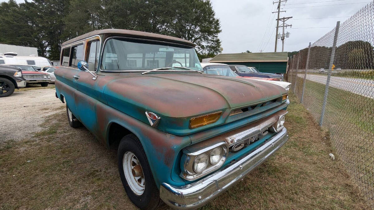 1963 GMC Suburban - photo 9