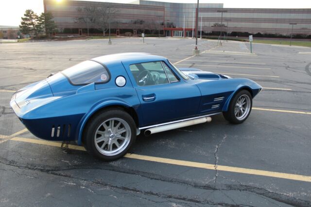 1963 Chevrolet Corvette Grand Sport Coupe - photo 3