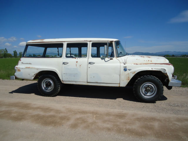 1963 International Harvester Travelall 4x4 - photo 2