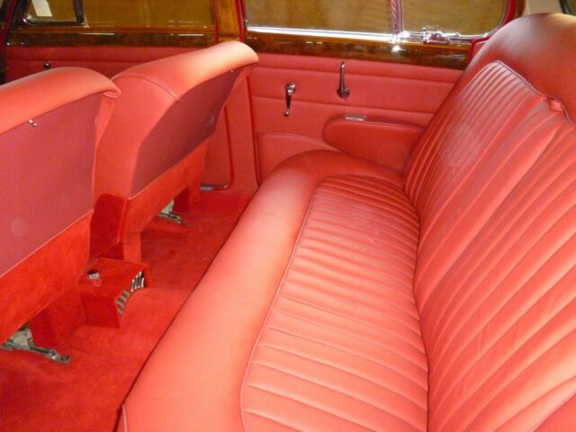 1963 Jaguar MK II 3.8L - photo 8
