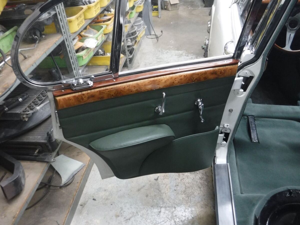 1963 Jaguar MK2 - photo 10