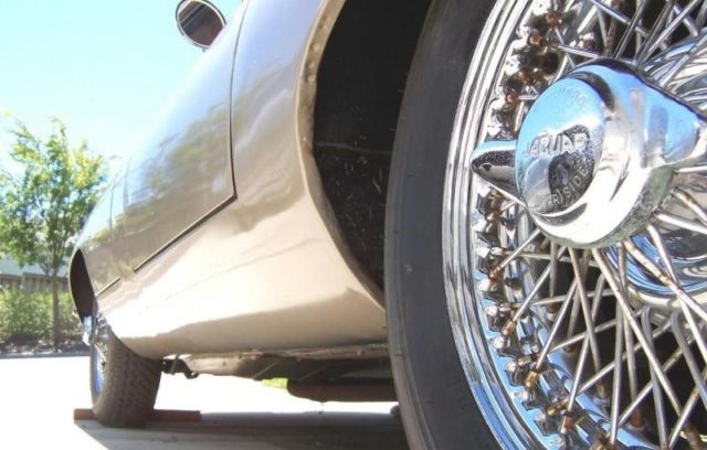 1963 Jaguar E-Type FHC - photo 5
