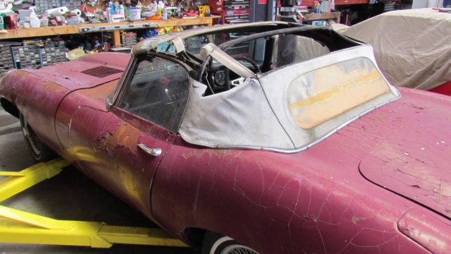 1963 Jaguar E-Type Roadster Convertible - photo 2