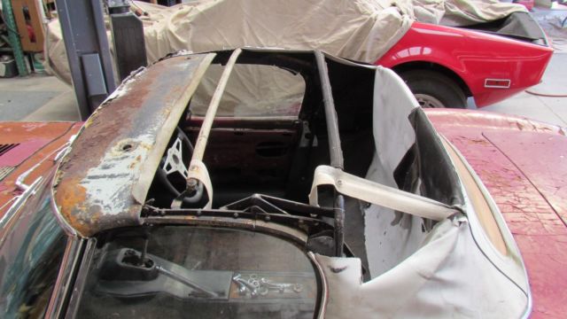 1963 Jaguar E-Type Roadster Convertible - photo 4