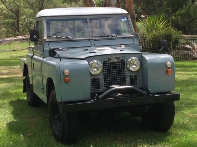 1963 LAND ROVER SERIES IIA PICKUP, LOWER RESERVE 1963 Land Rover Defender