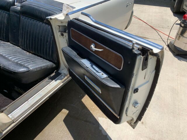 1963 Lincoln Continental Convertible - photo 6