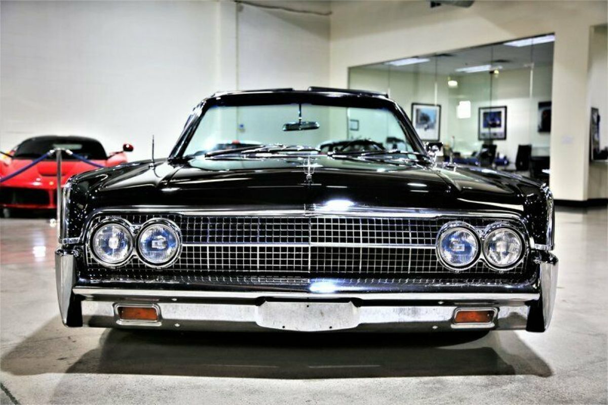1963 Lincoln Continental Convertible - photo 10