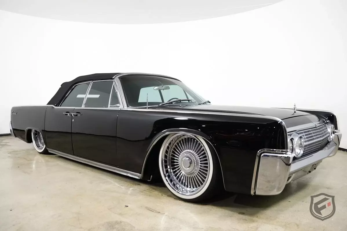 1963 Lincoln Continental Convertible Resto-Mod Triple - Black Perfection - photo 13