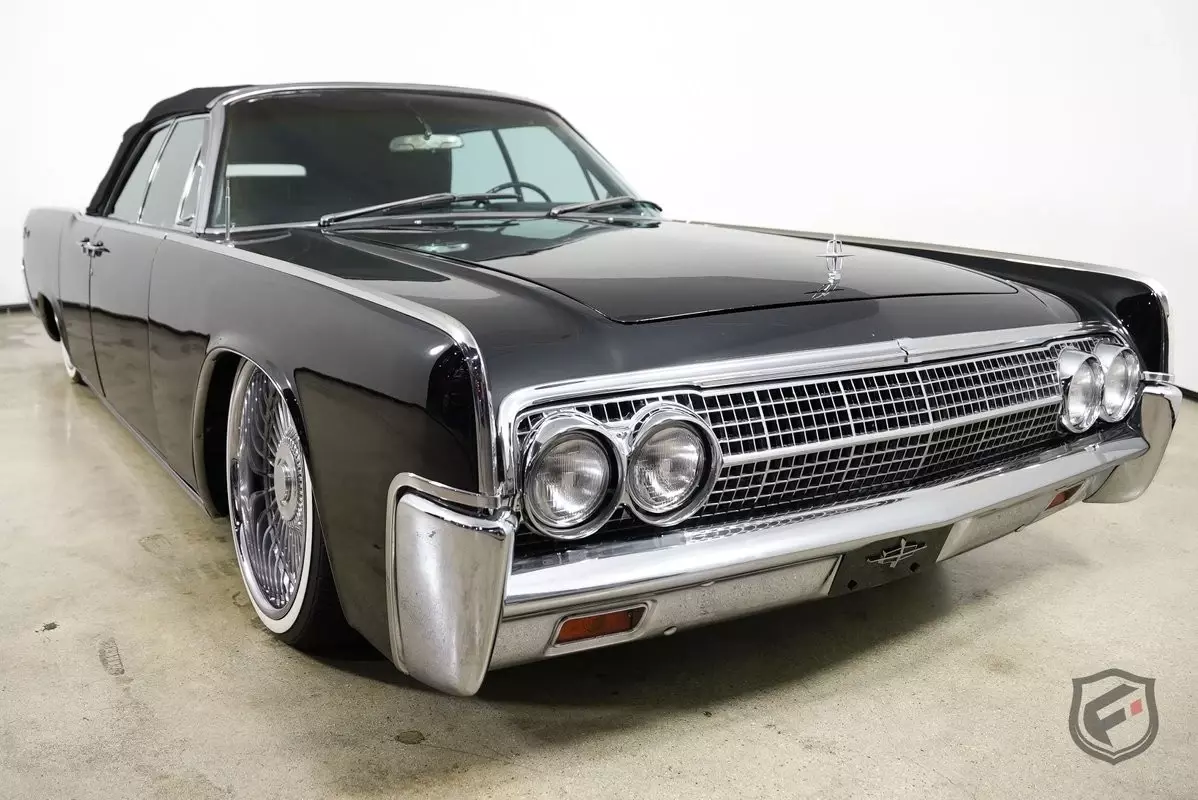 1963 Lincoln Continental Convertible Resto-Mod Triple - Black Perfection - photo 6