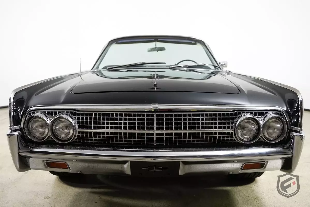 1963 Lincoln Continental Convertible Resto-Mod Triple - Black Perfection - photo 7