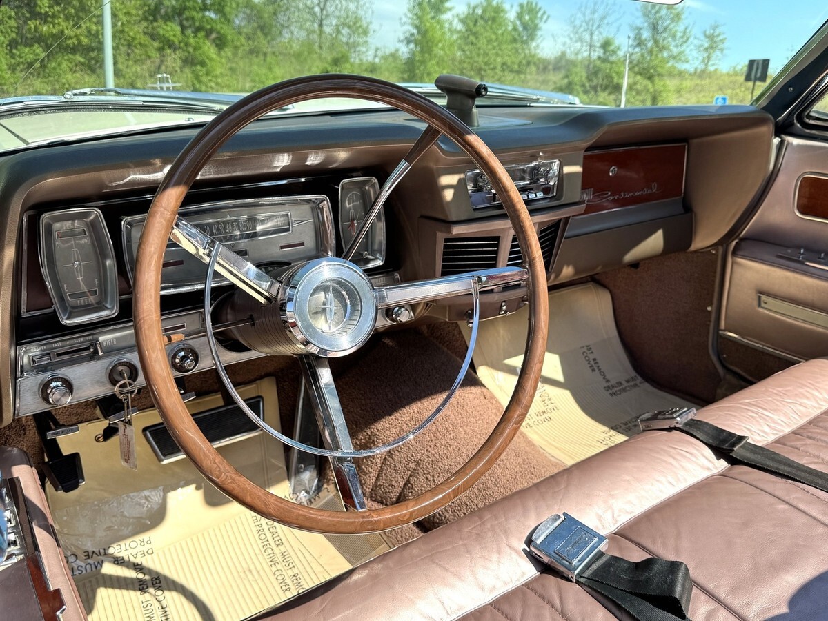 1963 Lincoln Continental Convertible - photo 11