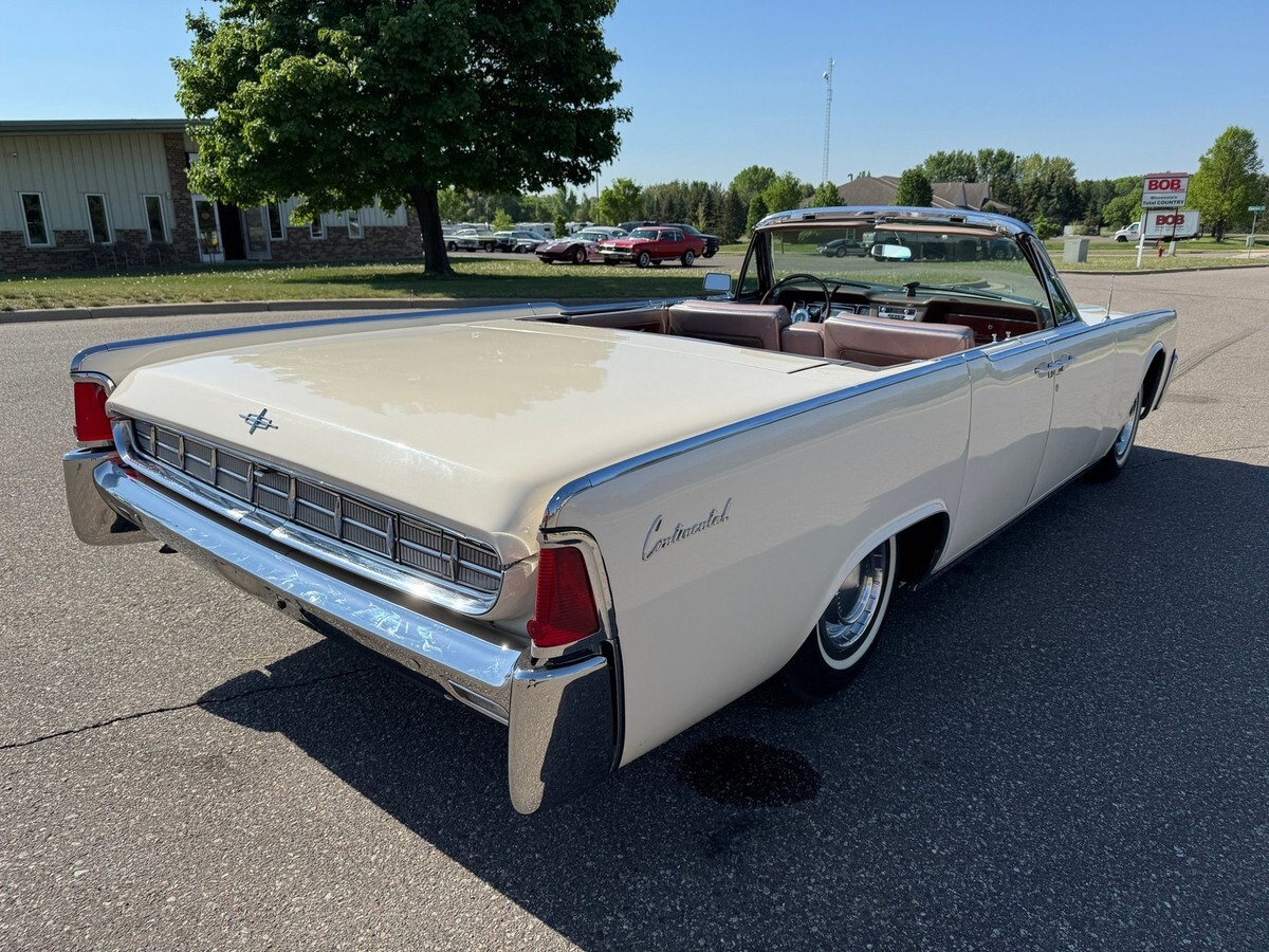 1963 Lincoln Continental Convertible - photo 4