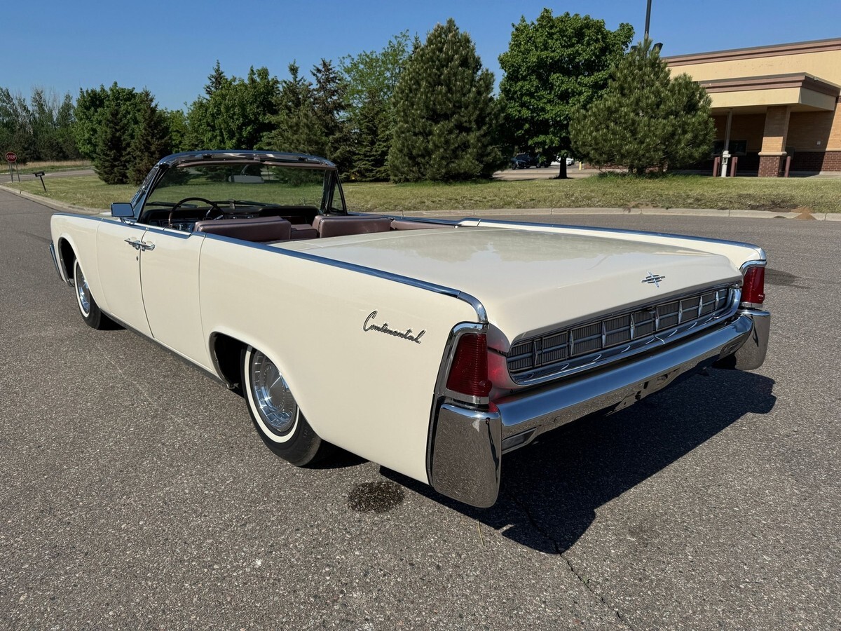 1963 Lincoln Continental Convertible - photo 6