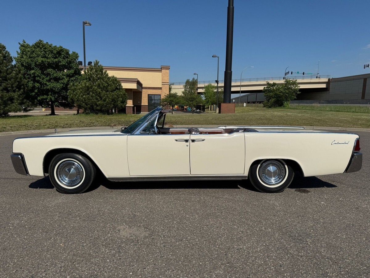 1963 Lincoln Continental Convertible - photo 7