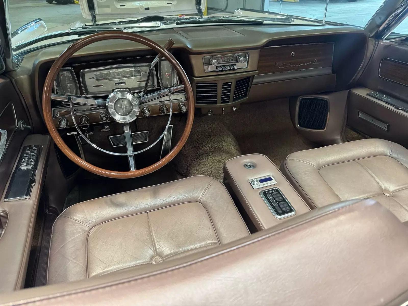 1963 Lincoln Continental - photo 6