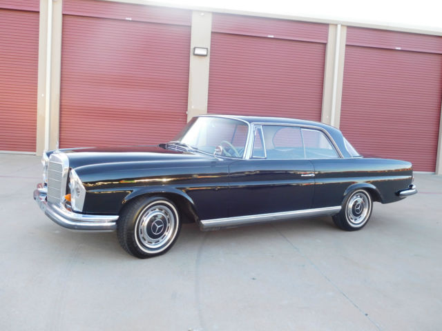 1963 Mercedes 220se Coupe, Manual trans 1963 Mercedes-Benz 200-Series 220se Coupe, Manual transmission.