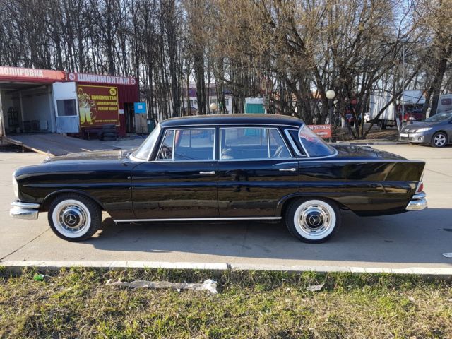 1963 Mercedes-Benz 200-Series - photo 4